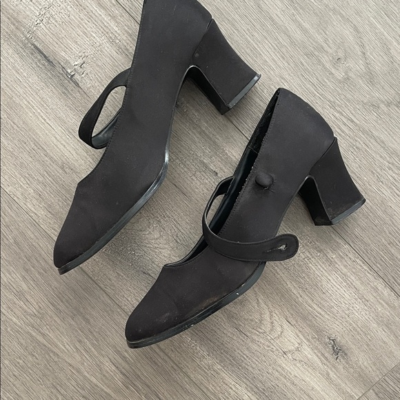 Unlisted Women's Classic Black Flats - Picture 3 of 8